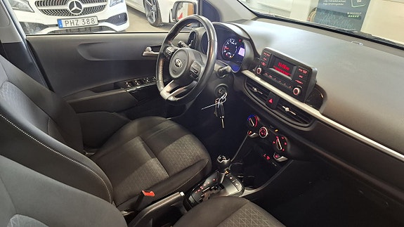 Kia Picanto 11 of 22
