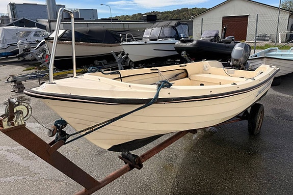 Uttern 430 inkl Yamaha 15hk från 2018