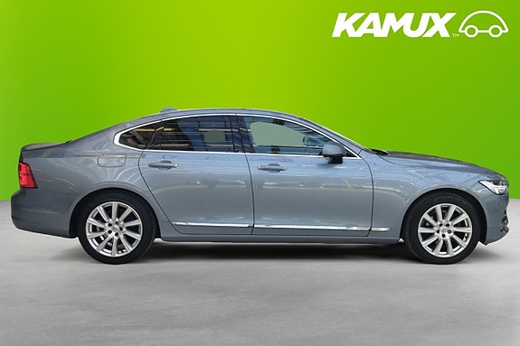 Volvo S90 2 of 5
