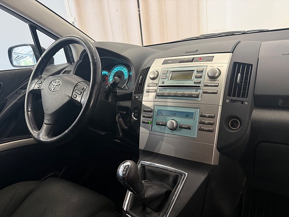 Toyota Corolla Verso 17 of 20