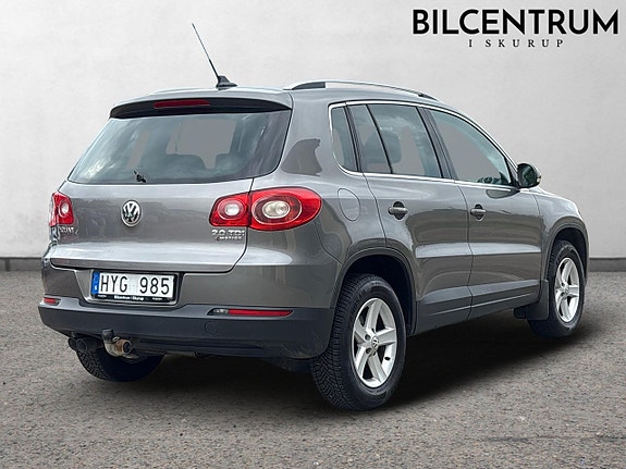 Volkswagen Tiguan 2 of 5