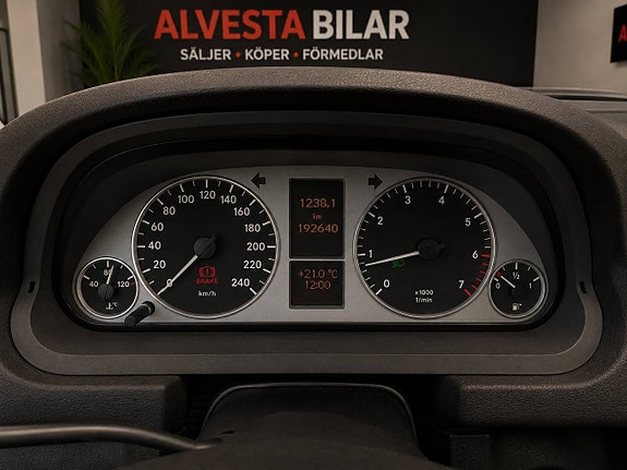 Mercedes-Benz B180 9 of 12