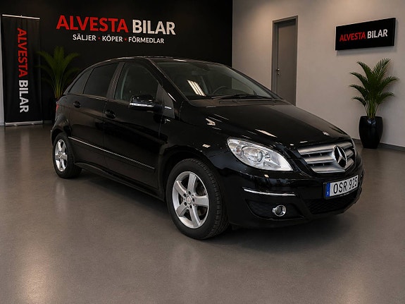 Mercedes-Benz B180