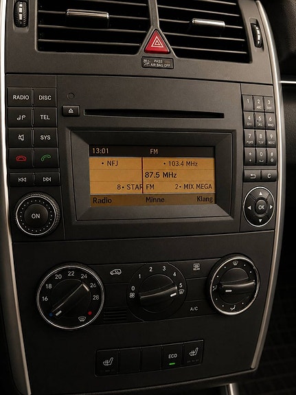 Mercedes-Benz B180 10 of 12