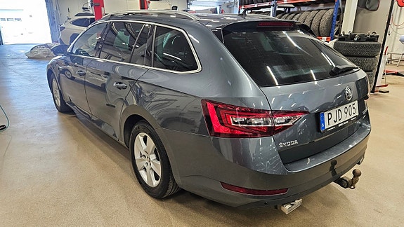 Skoda Superb 8 of 14