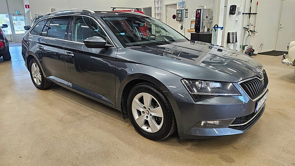 Skoda Superb 3 of 5