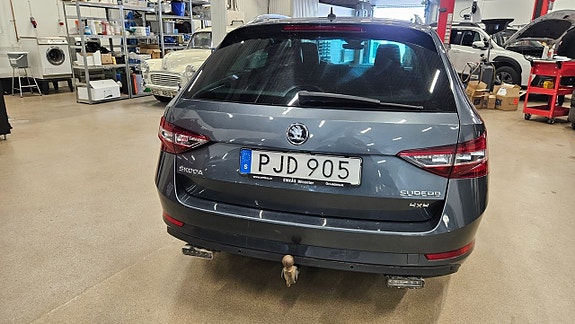 Skoda Superb 6 of 14