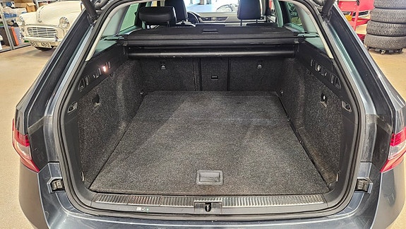 Skoda Superb 7 of 14