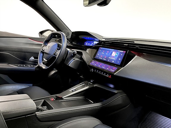 Peugeot 308 SW 17 of 21