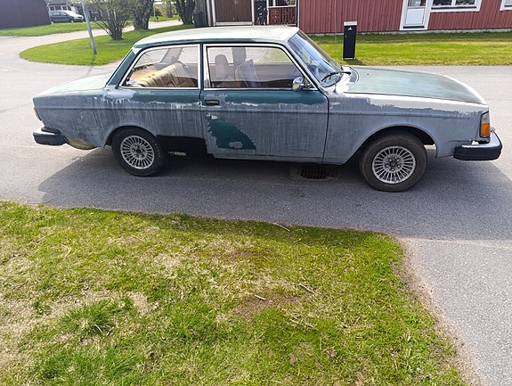 Volvo 242 4 of 5