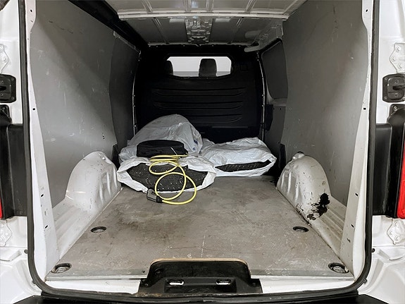 Peugeot e-Expert 18 of 18