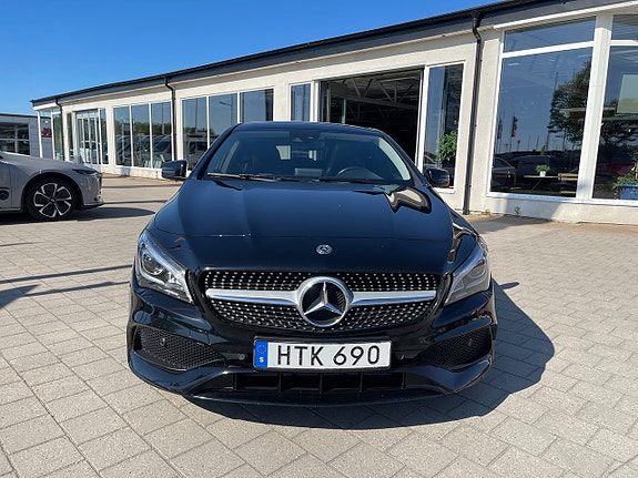 Mercedes-Benz CLA200 2 of 5