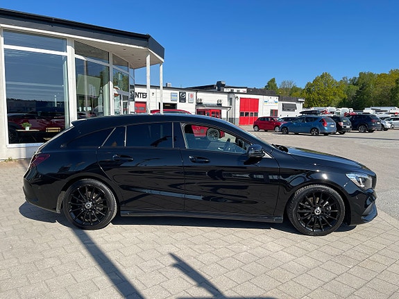 Mercedes-Benz CLA200 4 of 5