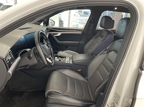 Volkswagen Touareg 12 of 22