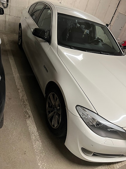 BMW 520d 2 of 4
