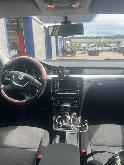 Skoda Superb 2 of 5