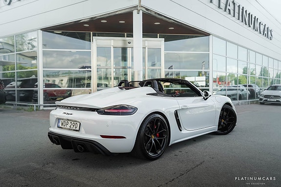 Porsche 718 Spyder 2 of 5