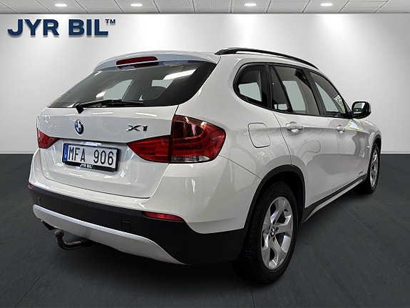 BMW X1 3 of 5