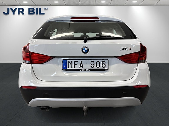 BMW X1 4 of 5