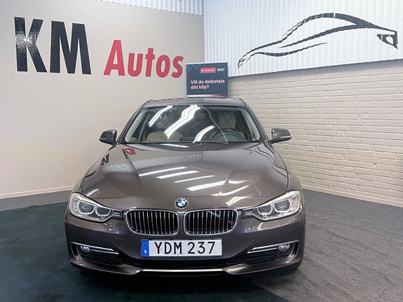 BMW 318d 2 of 5
