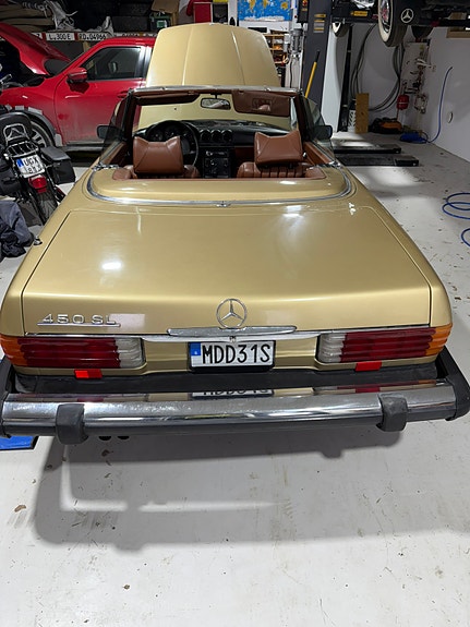 Mercedes-Benz 450 SL 4 of 5