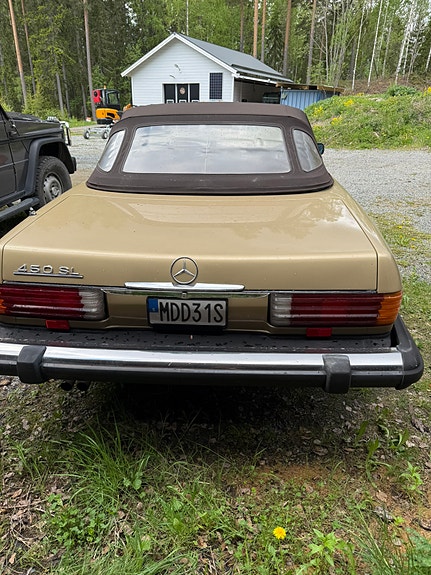 Mercedes-Benz 450 SL 3 of 5