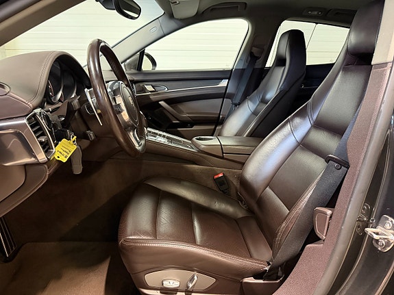 Porsche Panamera 4S 15 of 22