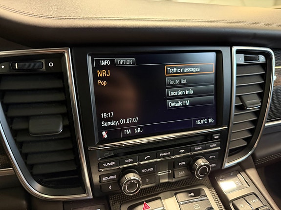 Porsche Panamera 4S 19 of 22