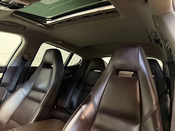Porsche Panamera 4S 16 of 22