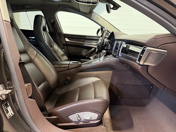 Porsche Panamera 4S 13 of 22