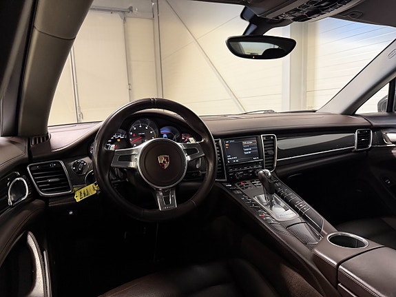 Porsche Panamera 4S 14 of 22