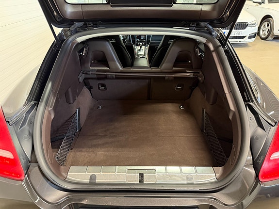 Porsche Panamera 4S 10 of 22