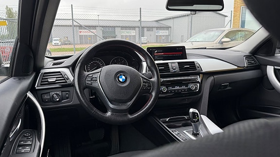 BMW 320d 8 of 30