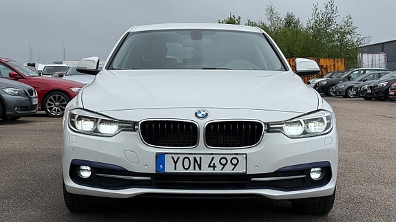 BMW 320d 2 of 5