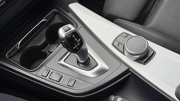 BMW 320d 18 of 30
