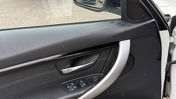 BMW 320d 11 of 30