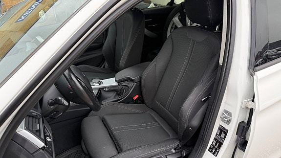 BMW 320d 9 of 30