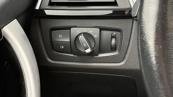BMW 320d 12 of 30