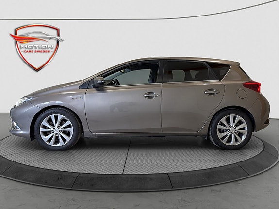 Toyota Auris 4 of 5