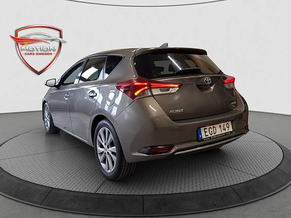 Toyota Auris 5 of 5