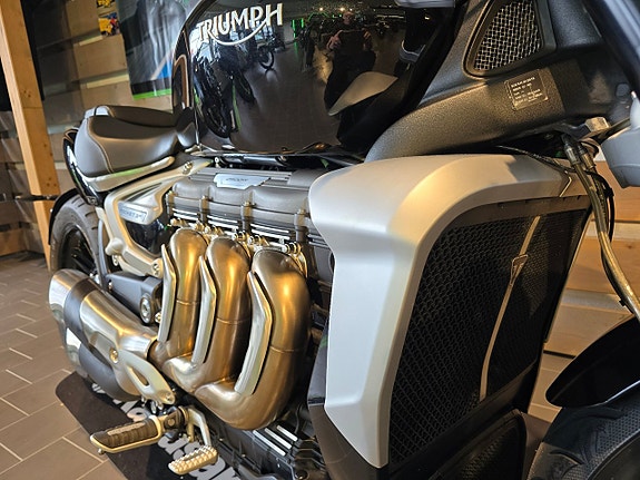 Triumph Rocket 3 R 11 of 13