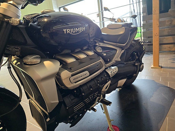 Triumph Rocket 3 R 9 of 13