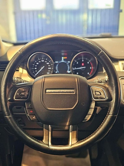 Land Rover Range Rover Evoque 16 of 21