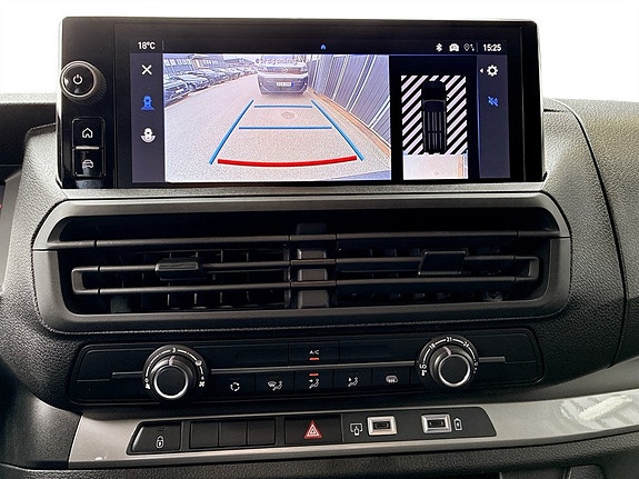 Opel Vivaro 11 of 15
