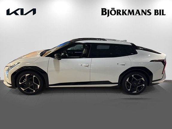 Kia EV4 4 of 18