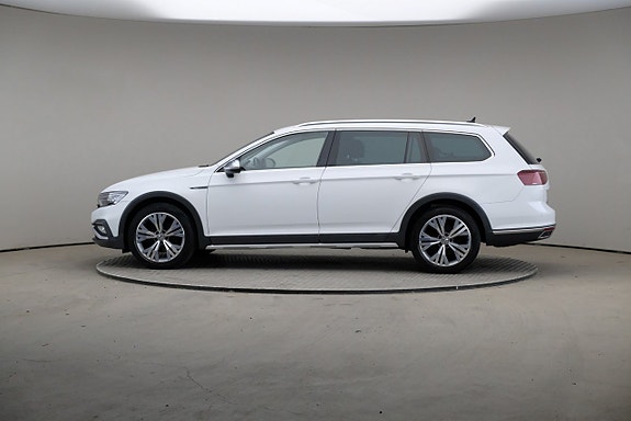 Volkswagen Passat Alltrack 4 of 5