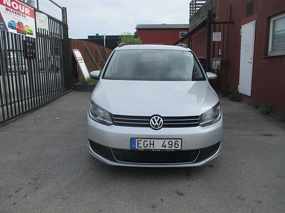 Volkswagen Touran 3 of 5