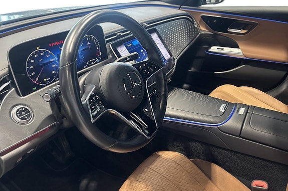 Mercedes-Benz E300 e 6 of 12