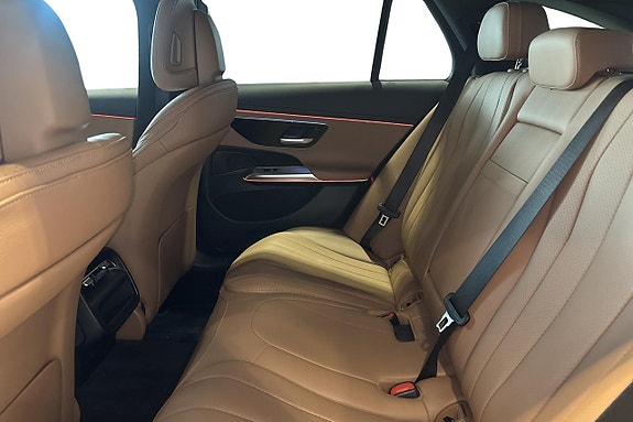 Mercedes-Benz E300 e 10 of 12