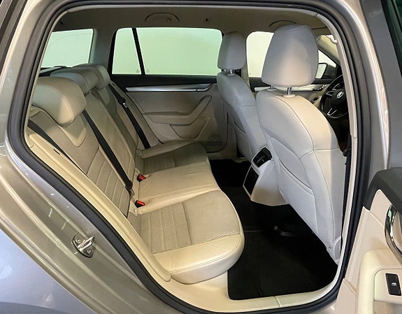 Skoda Octavia 10 of 16